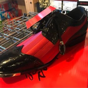Black, leather and silk red Giovanni shoe
